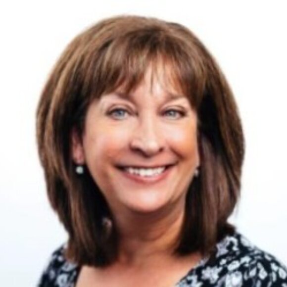 Meet your Posher, Lisa - Picture 1 of 2